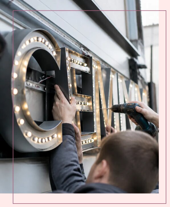 Световые буквы на раме в Реутове по цене от 6765 р. | Аванза-Ртв